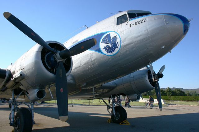 Douglas DC-3 (F-BBBE) - Douglas DC3, Salon de Provence Air Base 701 (LFMY)