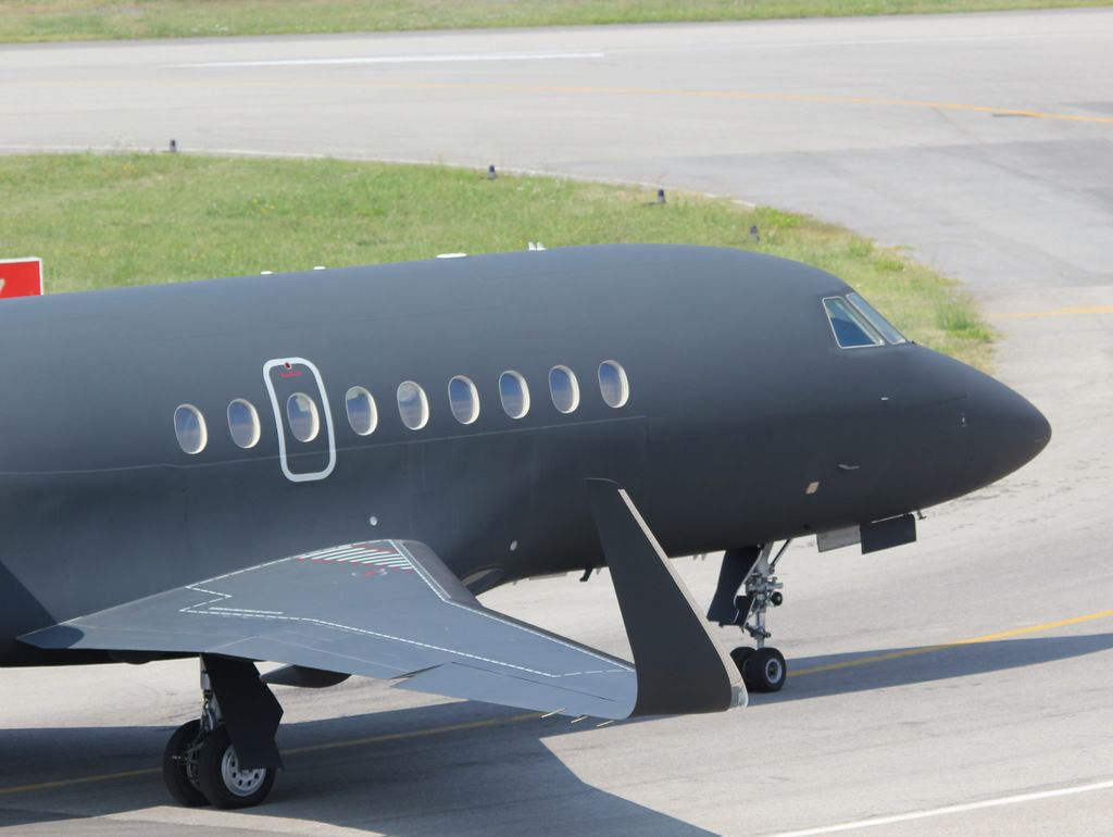 Dassault Falcon 2000 (9H-BEC)