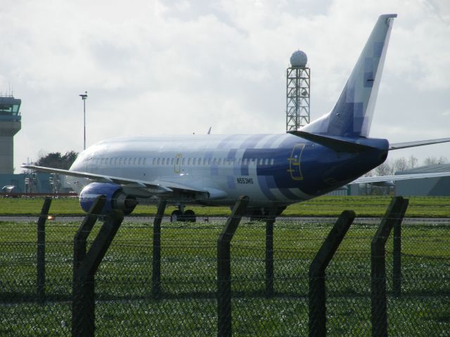 Boeing 737-700 (N553MS) - N553MS Boeing 737-3 of sama ex reg HZ HZ-CJB perked on runway 09-27 at dublin on 30-10-10.