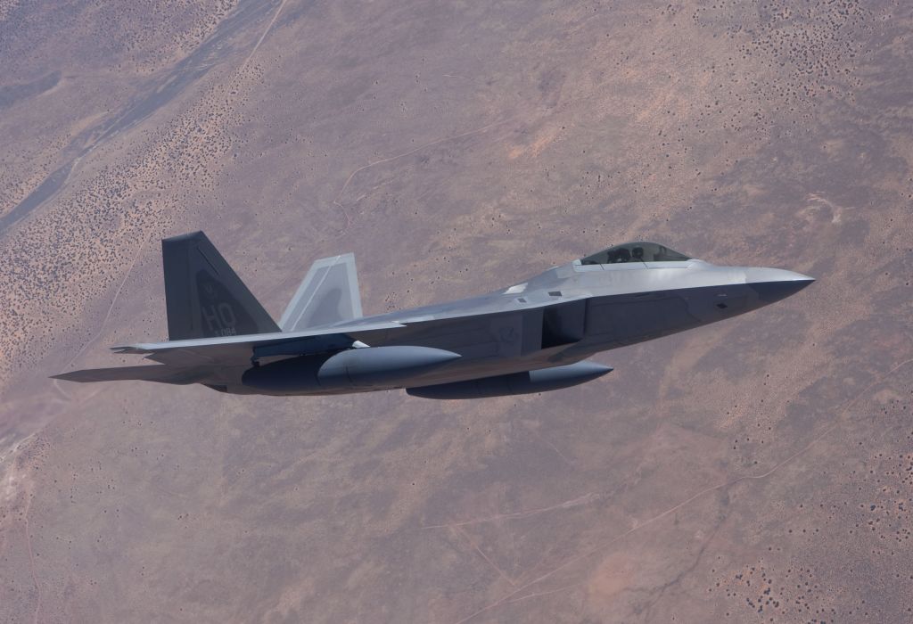 Lockheed F-22 Raptor —
