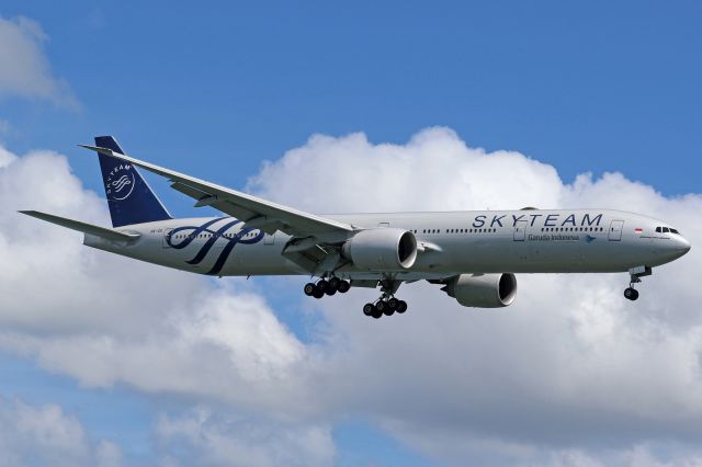 BOEING 777-300 (PK-GII) - "SkyTeam" livery