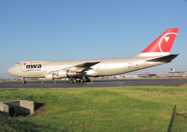 Boeing 747-200 (N624US)