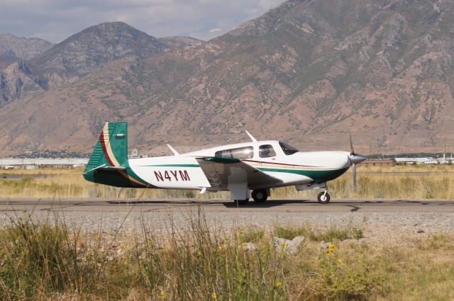 Mooney M-20 Turbo (N4YM)