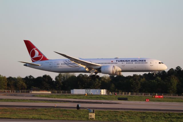Boeing 787-9 Dreamliner (TC-LLP)