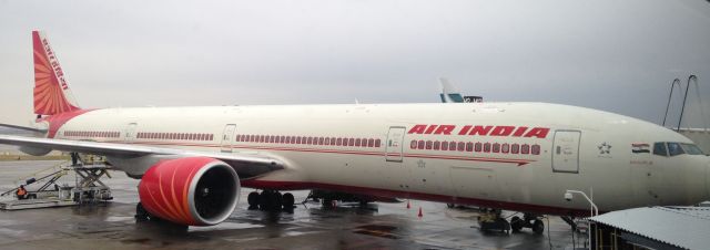 BOEING 777-300ER (VT-ALQ) - Manipur (VT-ALQ) at Chicago OHare getting ready for the KORD &gt; VIDP &gt; VOHS haul.