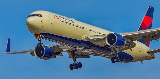 BOEING 767-300 (N179DN) - N179DN Delta Air Lines 1991 Boeing 767-332ER s/n 25144 - McCarran International Airport (KLAS)br /October 21, 2021br /Photo: TDelCoro br /(Harry Reid Intl - LAS)