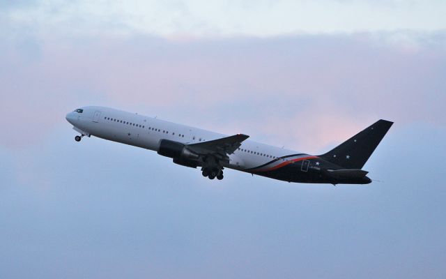 BOEING 767-300 (G-POWD) - titan airways b767-36n(er) g-powd dep shannon this morning 27/3/18.