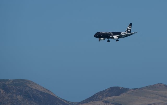 Airbus A320 (ZK-OAB)