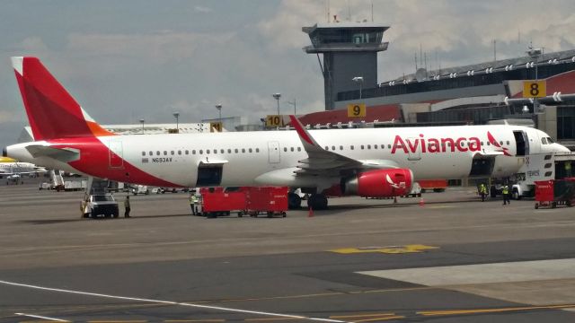 Airbus A321 (N693AV)