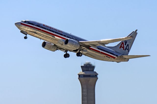 Boeing 737-800 (N884NN)