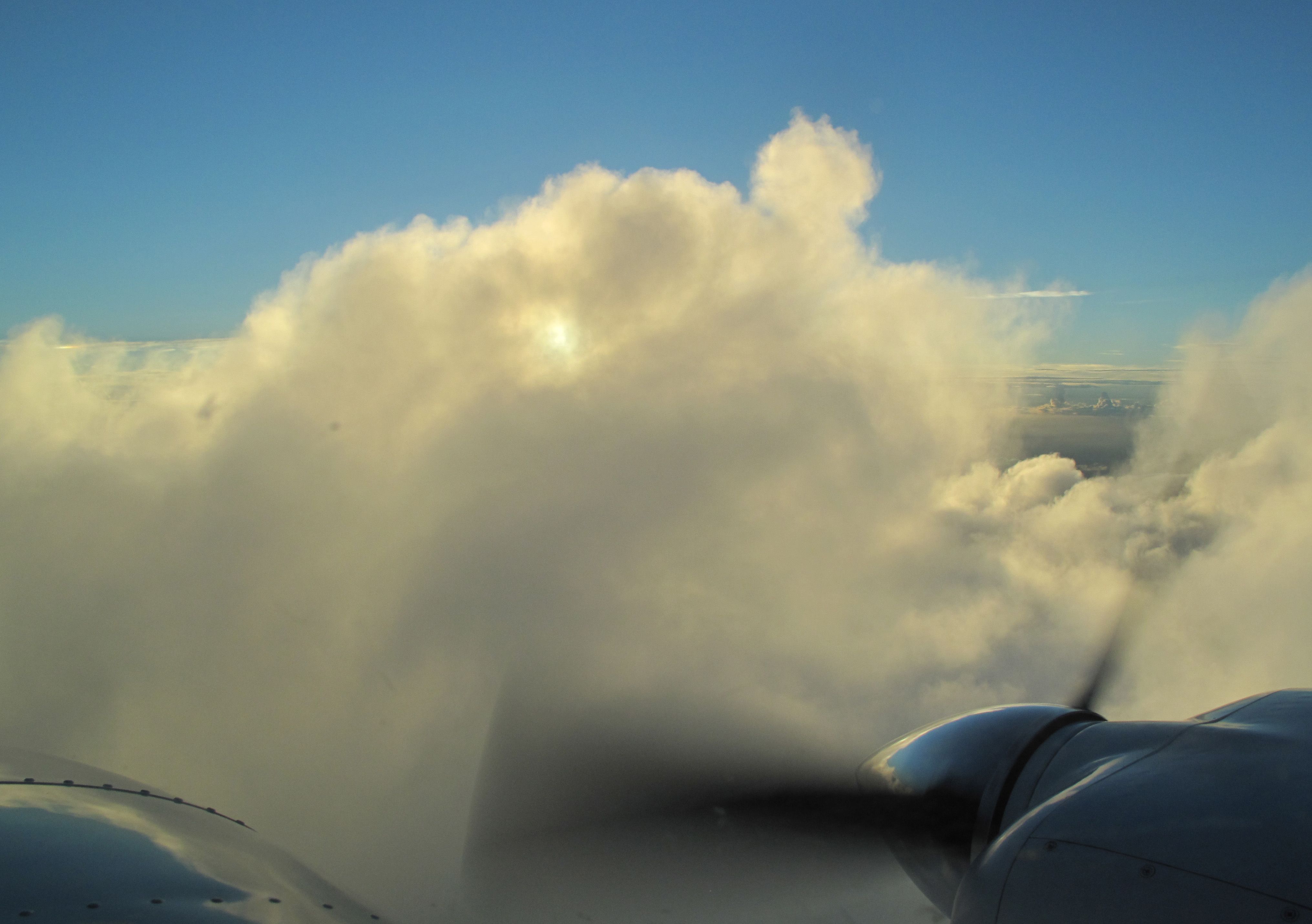 N8111M — - RELIANT AIRs Baron in cruise. RELIANT AIR has the lowest fuel price on the Danbury (KDXR) airport.