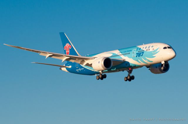 Boeing 787-8 (B-2735) - China Southerns Boeing B788 Dreamliner landing at New Zealands Christchurch International Airport just before sunset at 16:12 on 1 June 2016. The golden rays of the setting sun are beginning to show up clearly on the fuselage.