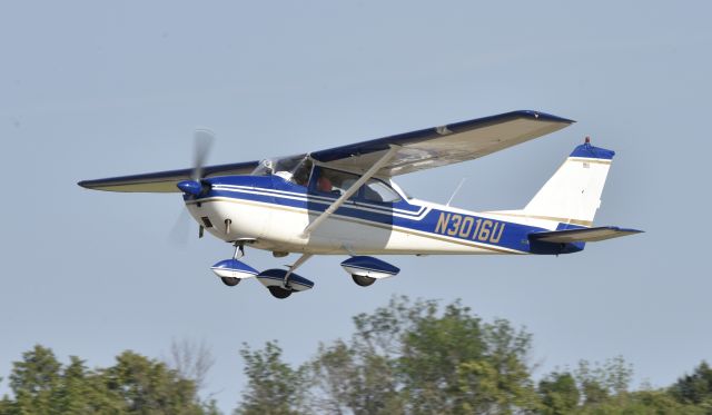 Cessna Skyhawk (N3016U) - Airventure 2017