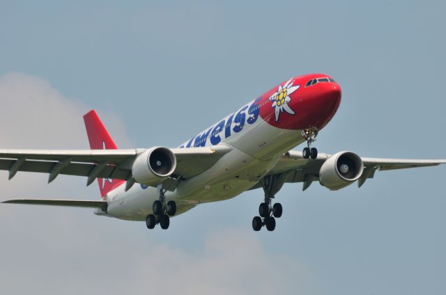 Airbus A330-200 (HB-IQI) - 2013/8/16