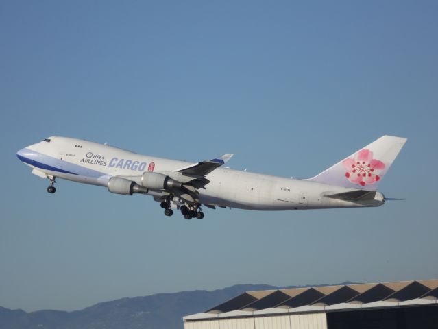 Boeing 747-400 (B-18725)