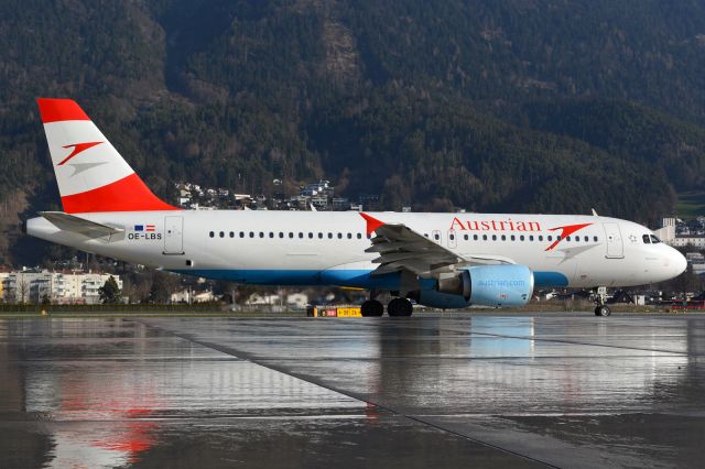 Airbus A320 (OE-LBS)