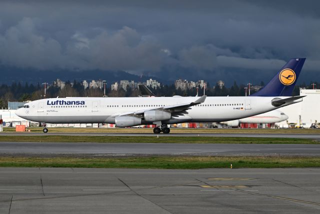 Airbus A340-300 (D-AIGZ)