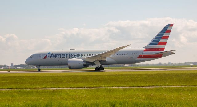 Boeing 787-8 (N870AX) - American Airline B787-8 cn65990 take off rwy36L 20-05-23