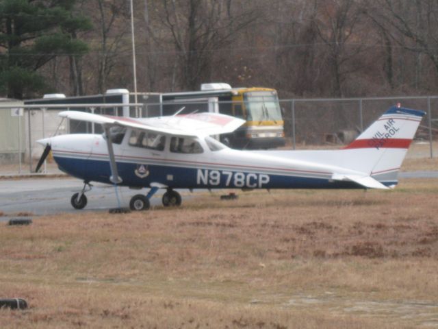 Cessna Skyhawk (N978CP) - Parked on the grass at KFIT.