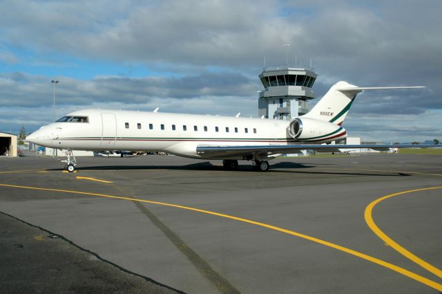 Bombardier Global Express (N90EW)