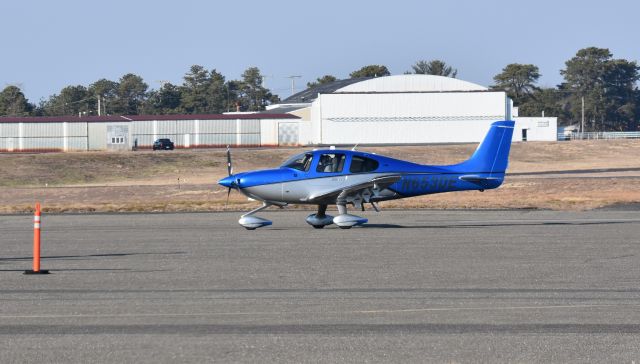 Cirrus SR-22 (N653DE) - A crisp looking Cirrus Design Group SR-22 parks at Monmouth Airport, NJ Jan. 2021