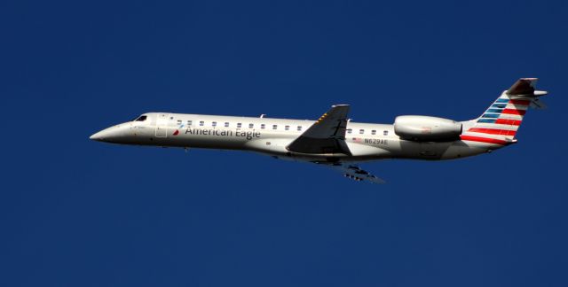 Embraer ERJ-145 (N629AE) - Shortly after departure is this 1999 American Airlines Eagle Embraer 145LR from the Autumn of 2020.