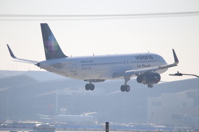 Airbus A320 (XA-VLS)
