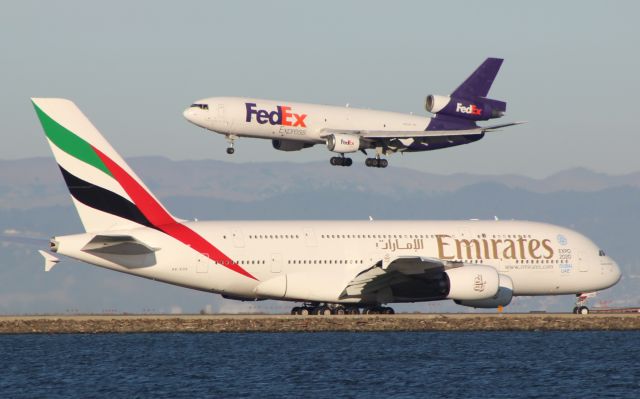 Airbus A380-800 (A6E0G)