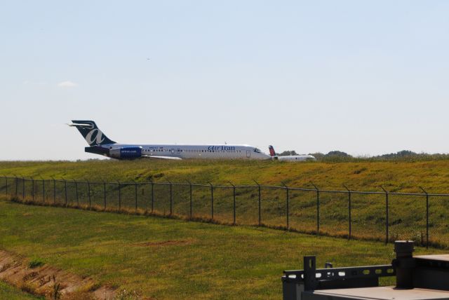 Boeing 717-200 (N987AT)