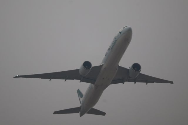 Airbus A330-300 (B-KQN)