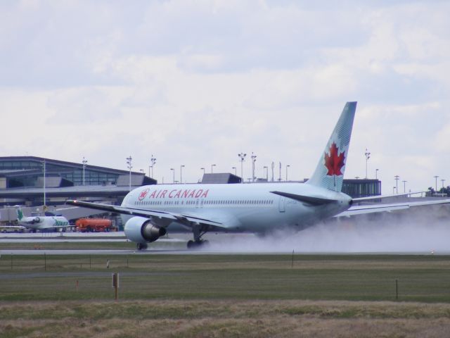 C-FTCA — - taking off from a wet runway 32