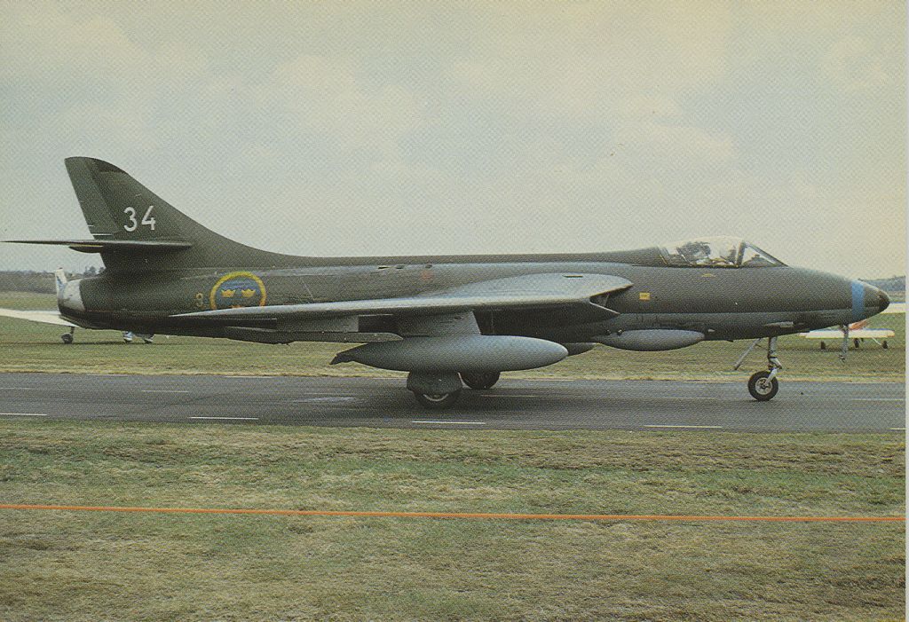 Hawker Hunter (034) - scanned from postcardbr /Hawker Hunter J34