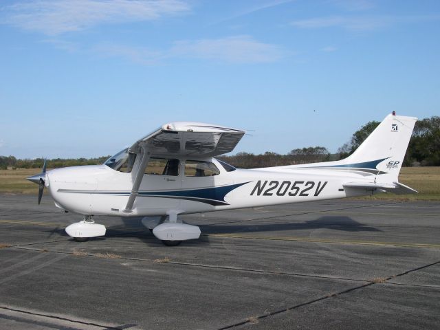 Cessna Skyhawk (N2052V)