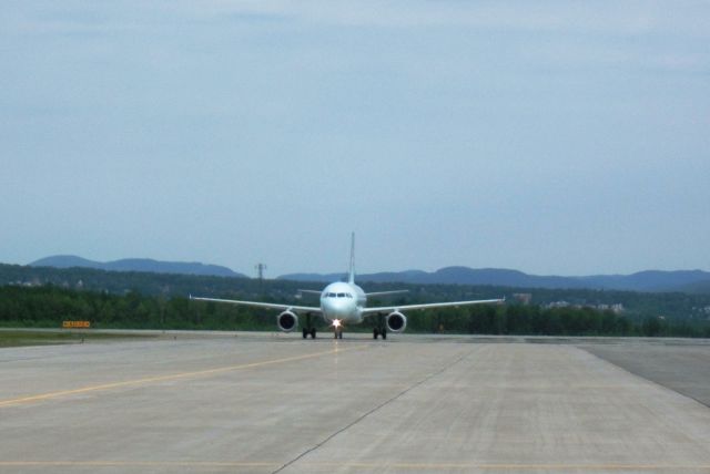 Airbus A319 (C-GBHO) - Jean-Lesage airport