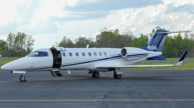 Learjet 45 (N125Q)