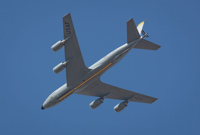 Boeing C-135FR Stratotanker (59-1519) - Overhead Atsugi inbound Yokota.