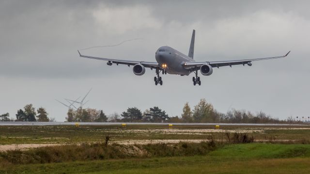 Airbus A330-200 (T058)