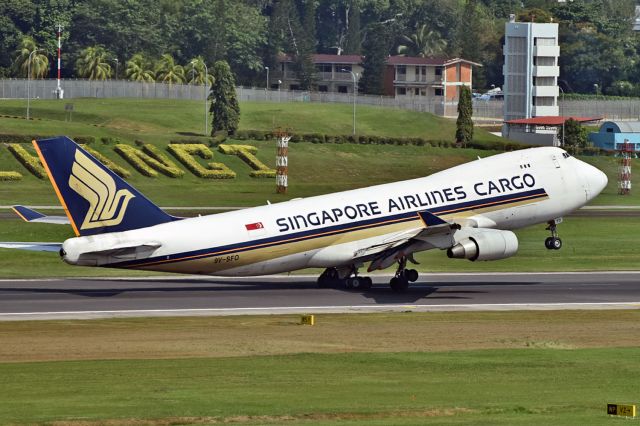 Boeing 747-400 (9V-SFO)