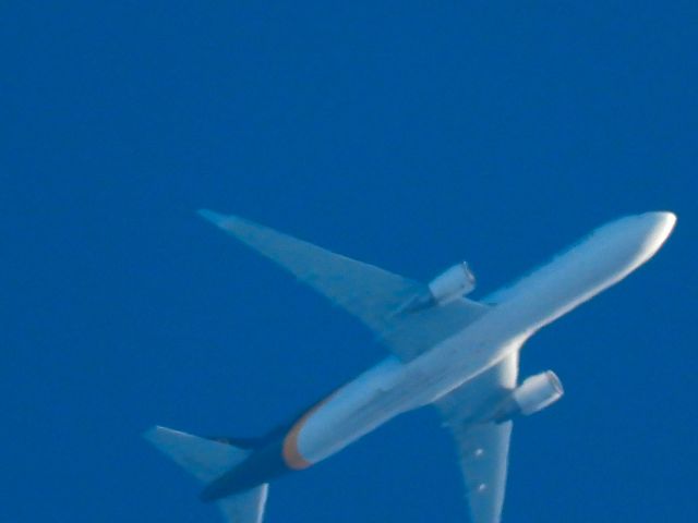 BOEING 767-300 (N317UP)