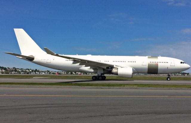 Airbus A330-200 (A7-HHM) - 05/19/2016 KBOS Logan 