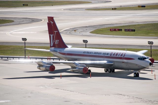 Boeing 707-100 (N707JT) - Seen at KATL on 10/16/2010.  In Atlanta to have the interior refurbished for special flight.