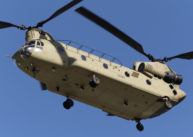 — — - Australian Army, Chinook. Note the desert filter air intakes on engine turbines.