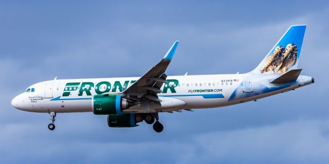 Airbus A320neo (N371FR) - A Frontier Airlines A320 neo "Parish & Daisy the Burrowing Owls" landing at PHX on 2/23/23. Taken with a Canon R7 and Canon 100-400 EF ii lens.