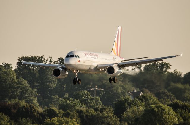 Airbus A319 (D-AGWC)