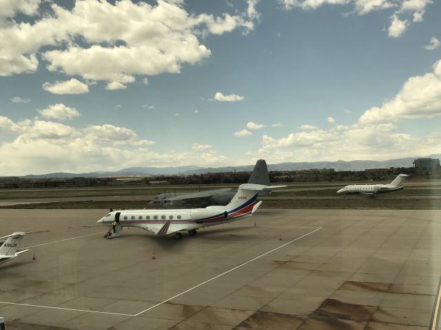 Canadair Challenger (N604DF)