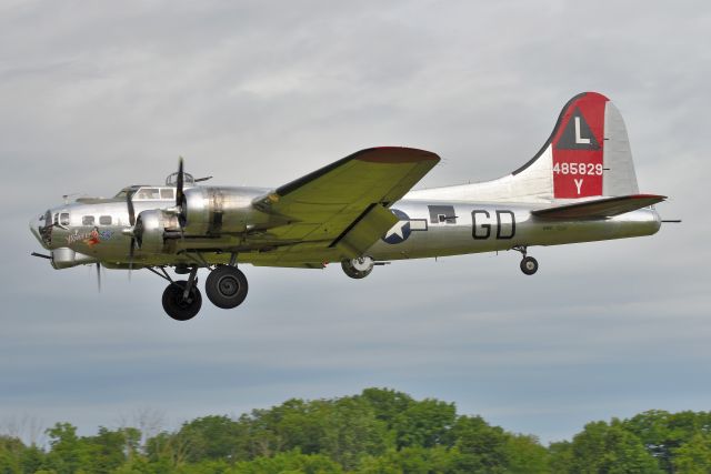 Boeing B-17 Flying Fortress (N3193G) - 09-04-21. She is a beauty!