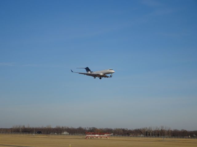 Bombardier Global Express (N351LS)