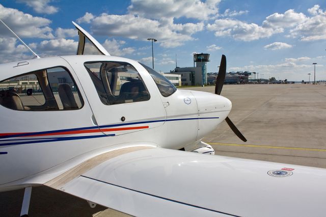 Cirrus SR-20 (D-EXYS)