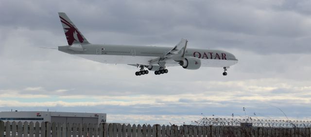 BOEING 777-300ER (A7-BEC)