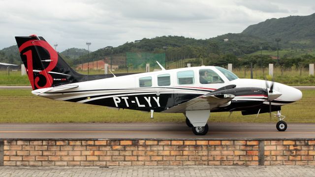 Beechcraft Baron (58) (PT-LYY)